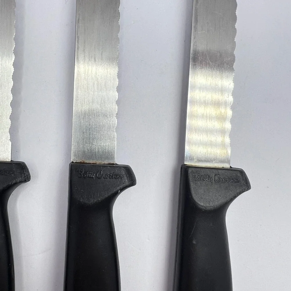 Set of 3 Betty Crocker Black Serrated Knives 9